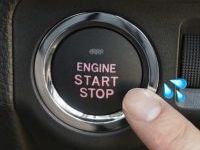 車のエンジンがかからない!原因や今すぐできる対処法をプロがご紹介