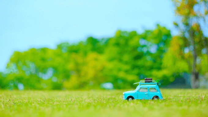 草原の車
