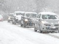 【初心者必見】雪道運転の前に確認すべきポイント&トラブル対処法